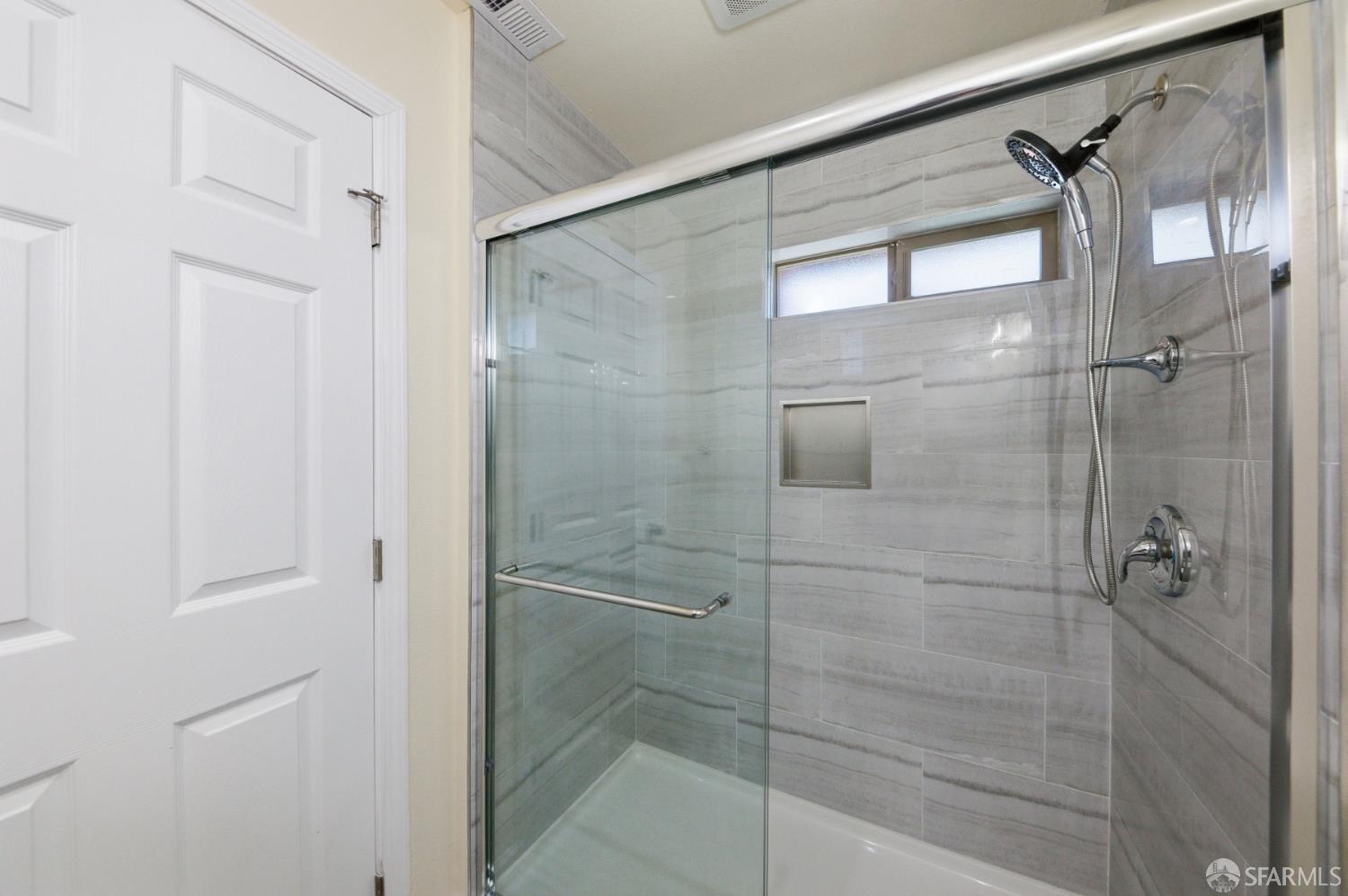 Detail Gallery Image 14 of 22 For 1942 Peggy Dr, Pleasant Hill,  CA 94523 - 3 Beds | 2 Baths