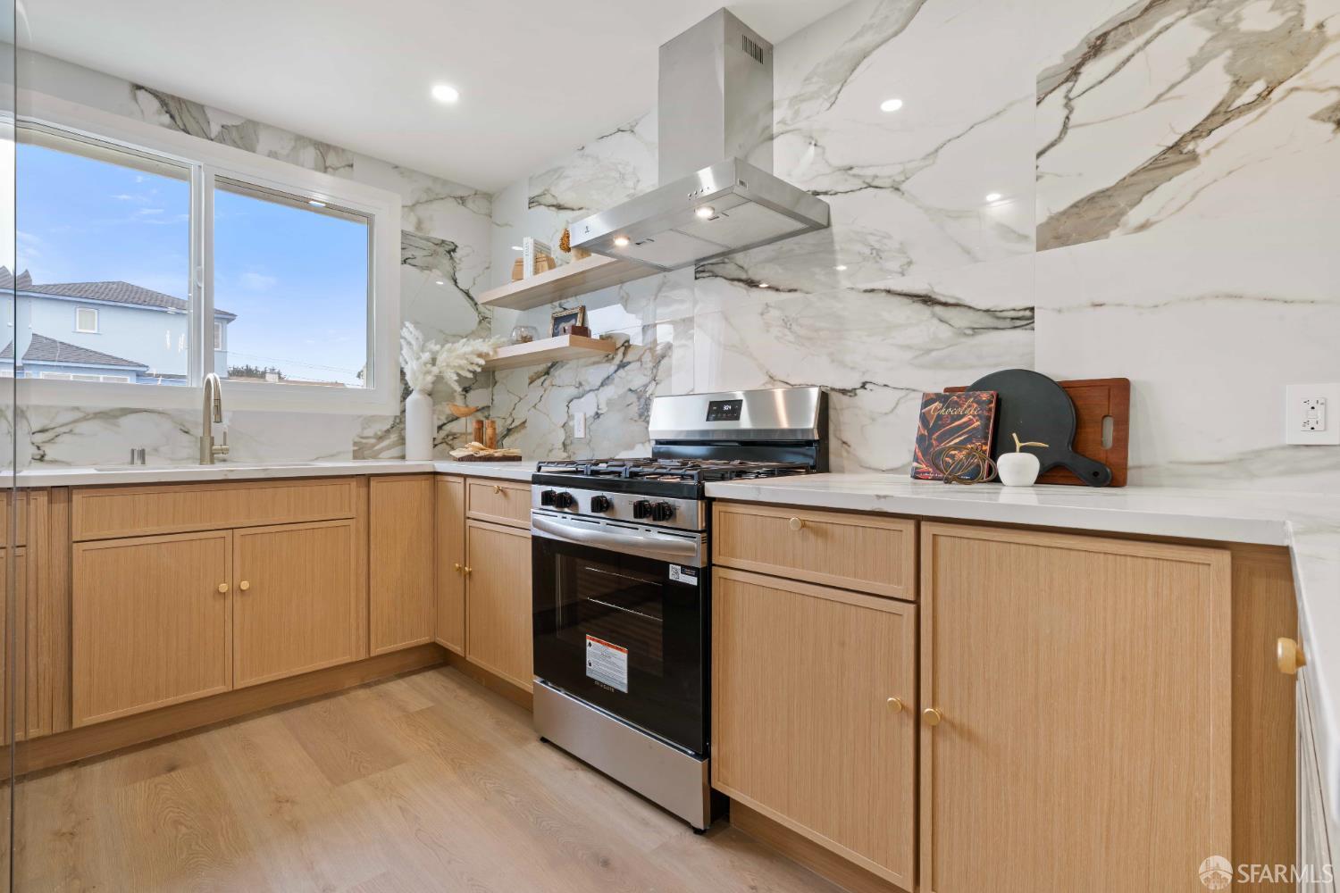 Detail Gallery Image 17 of 46 For 315 Hazelwood Dr, South San Francisco,  CA 94080 - 3 Beds | 2 Baths