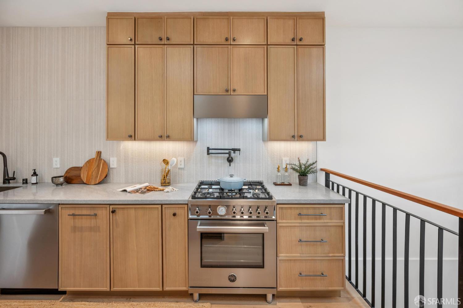 Detail Gallery Image 32 of 99 For 382 Lisbon St, San Francisco,  CA 94112 - 3 Beds | 4/1 Baths