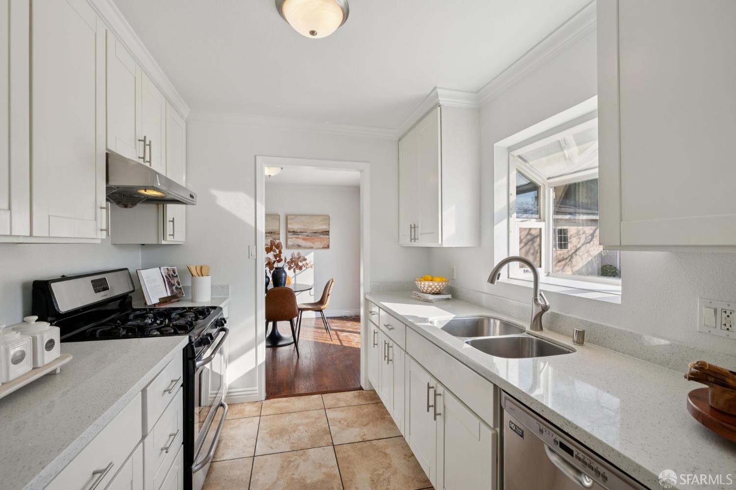 Detail Gallery Image 12 of 29 For 2379 Geraldine Dr, Pleasant Hill,  CA 94523 - 4 Beds | 3 Baths