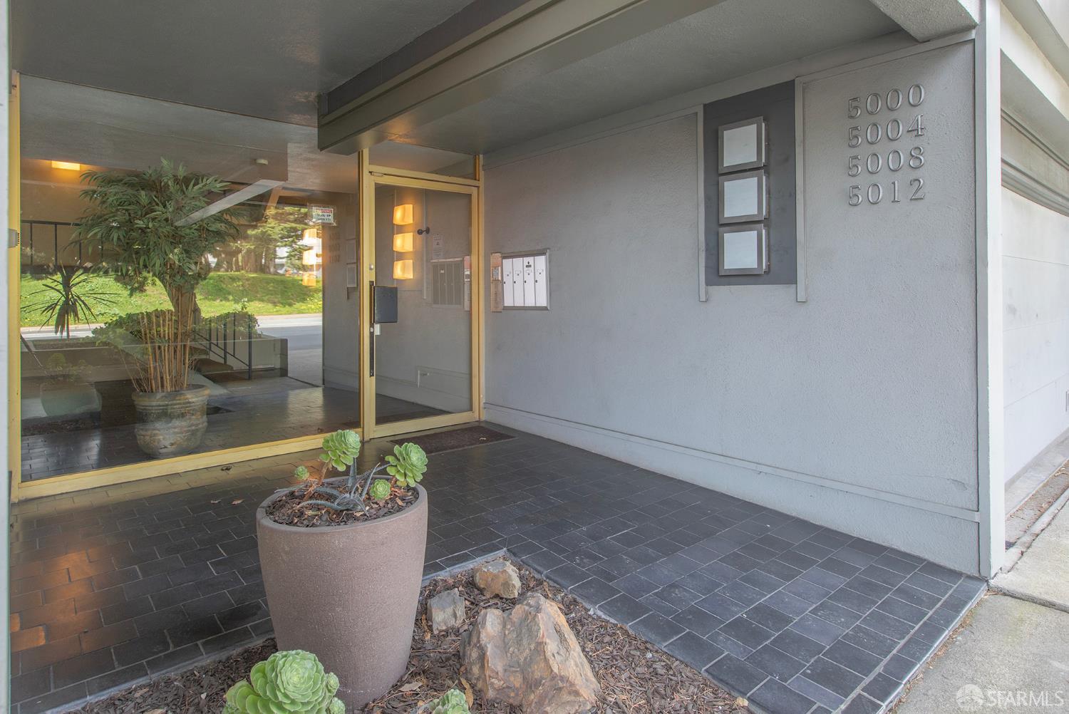 Detail Gallery Image 43 of 46 For 5004 Diamond Heights Blvd, San Francisco,  CA 94131 - 4 Beds | 2/1 Baths