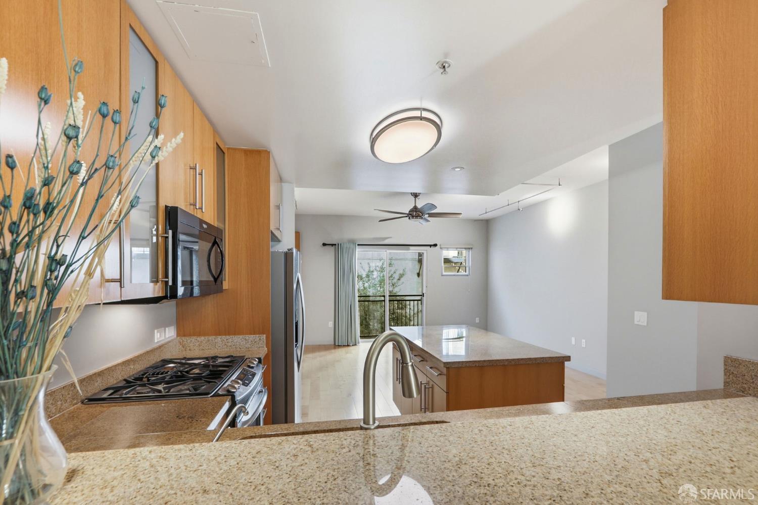 Detail Gallery Image 12 of 63 For 25 S 3rd St #118,  San Jose,  CA 95113 - 3 Beds | 3 Baths