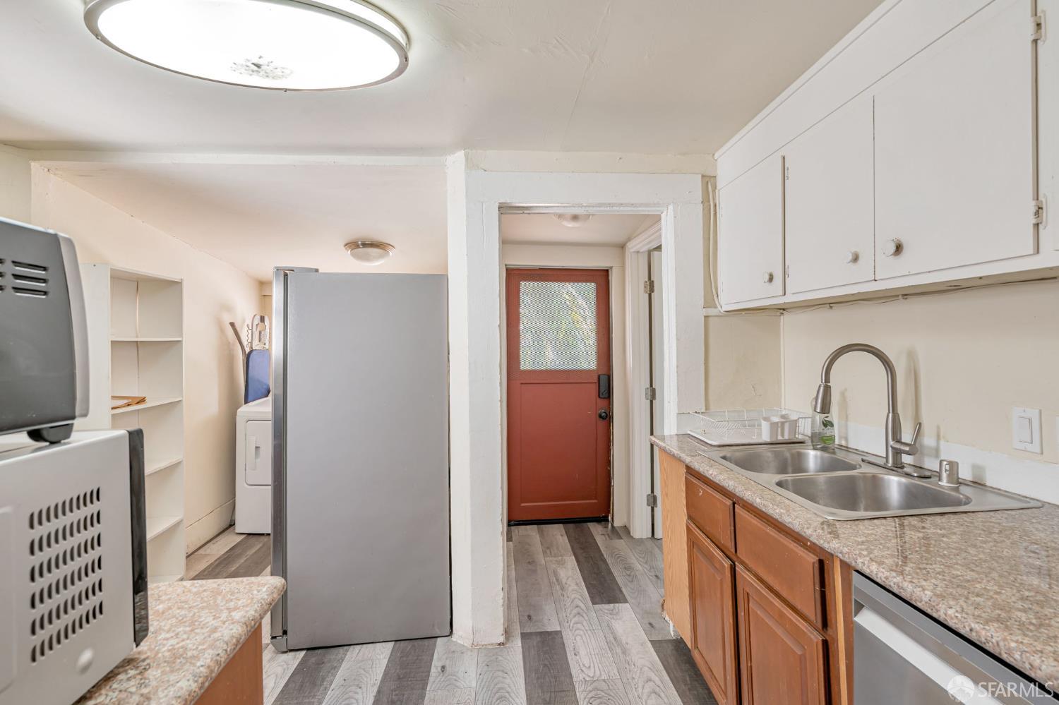 Detail Gallery Image 9 of 31 For 3233 Ellis St, Berkeley,  CA 94703 - 3 Beds | 2 Baths