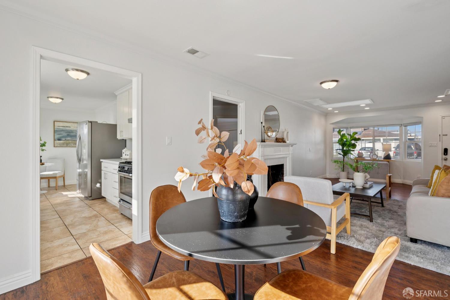 Detail Gallery Image 9 of 29 For 2379 Geraldine Dr, Pleasant Hill,  CA 94523 - 4 Beds | 3 Baths