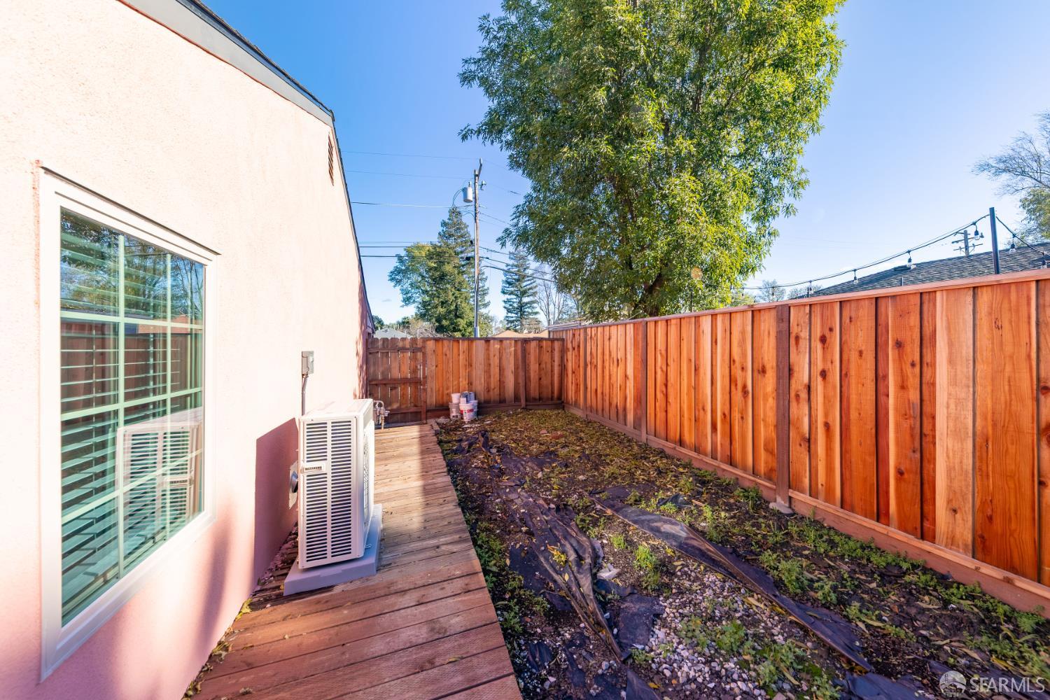 Detail Gallery Image 17 of 22 For 1942 Peggy Dr, Pleasant Hill,  CA 94523 - 3 Beds | 2 Baths