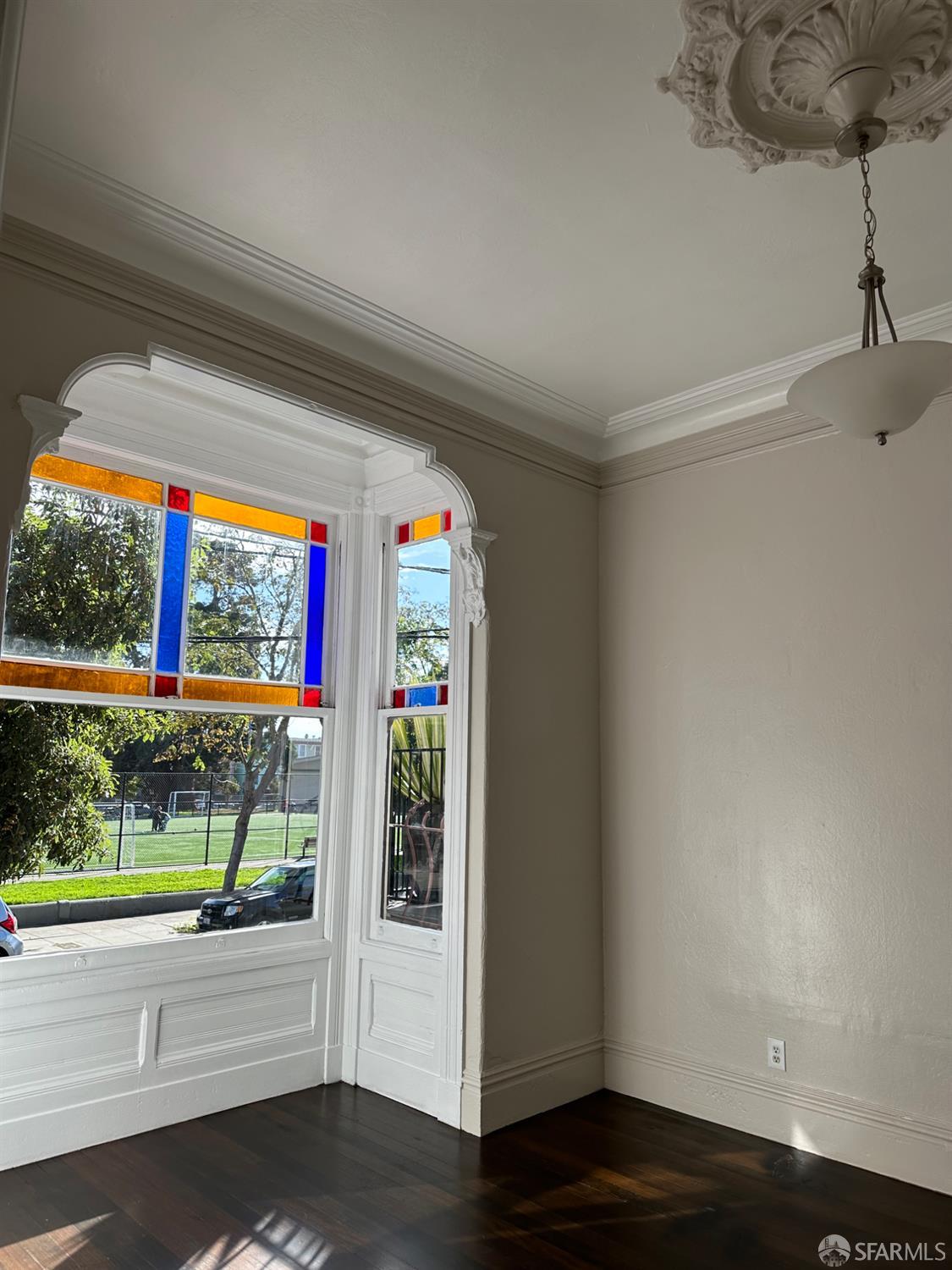 Detail Gallery Image 3 of 10 For 1202 Treat Ave, San Francisco,  CA 94110 - 2 Beds | 2 Baths