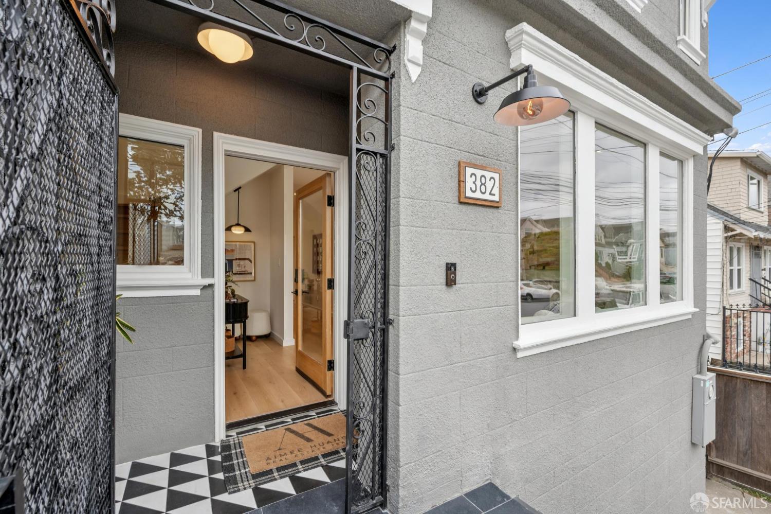 Detail Gallery Image 16 of 99 For 382 Lisbon St, San Francisco,  CA 94112 - 3 Beds | 4/1 Baths