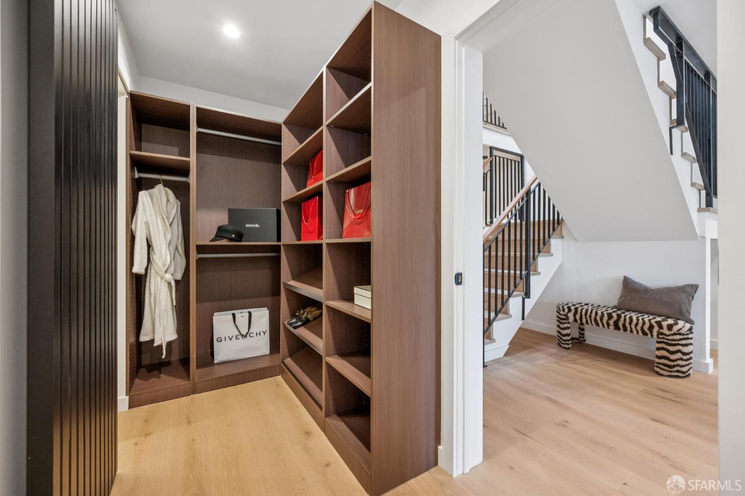 Detail Gallery Image 75 of 99 For 382 Lisbon St, San Francisco,  CA 94112 - 3 Beds | 4/1 Baths