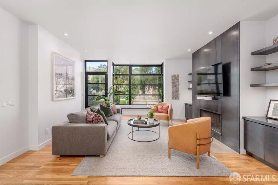 Detail Gallery Image 2 of 31 For 3153 Sacramento St, San Francisco,  CA 94115 - 3 Beds | 2/1 Baths