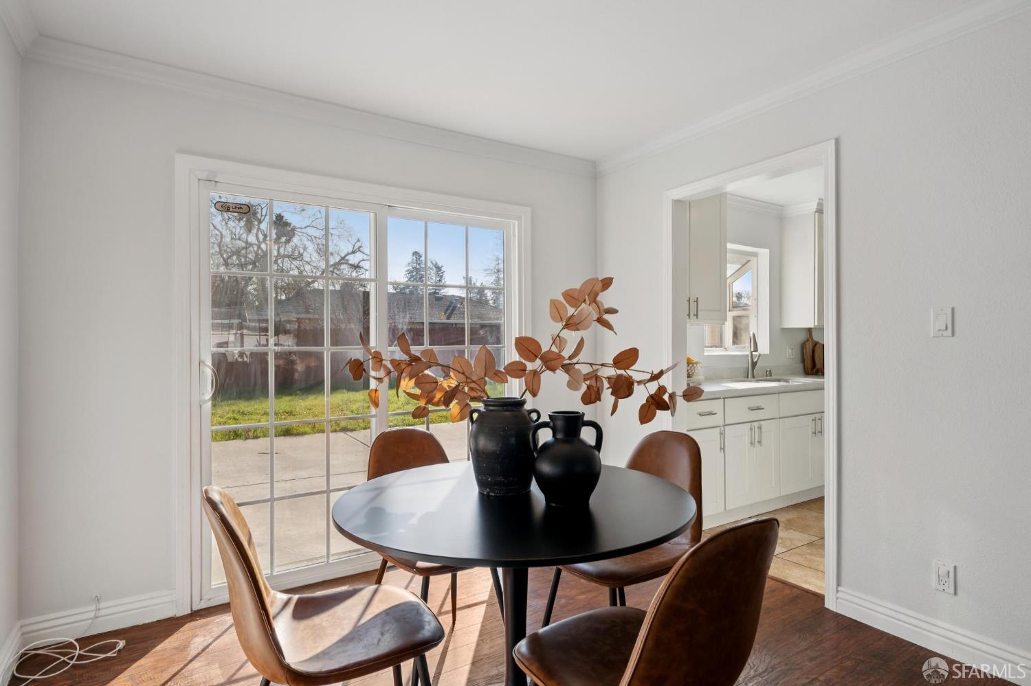 Detail Gallery Image 7 of 29 For 2379 Geraldine Dr, Pleasant Hill,  CA 94523 - 4 Beds | 3 Baths