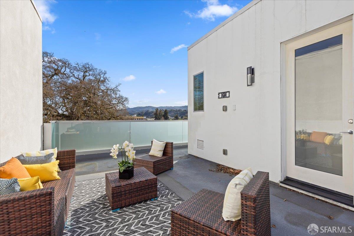 Detail Gallery Image 32 of 37 For 7991 Regional Cmn, Dublin,  CA 94568 - 3 Beds | 3 Baths