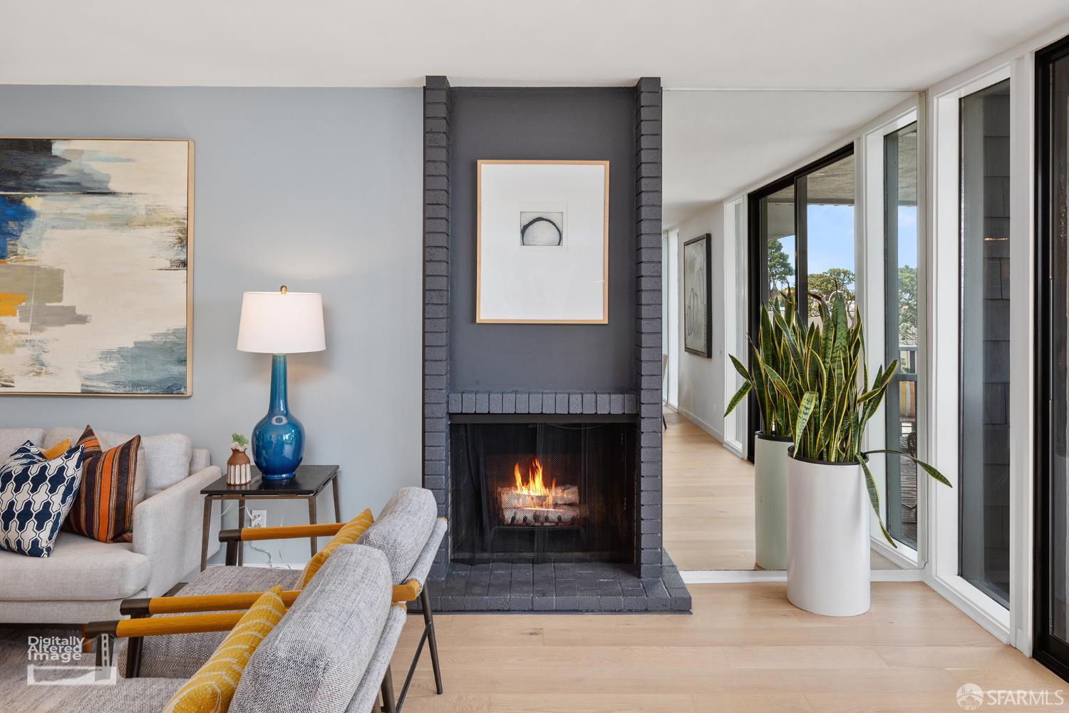 Detail Gallery Image 2 of 46 For 5004 Diamond Heights Blvd, San Francisco,  CA 94131 - 4 Beds | 2/1 Baths