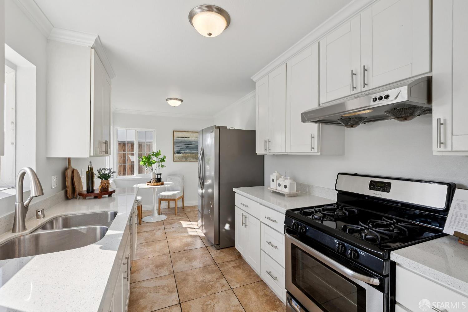 Detail Gallery Image 10 of 29 For 2379 Geraldine Dr, Pleasant Hill,  CA 94523 - 4 Beds | 3 Baths