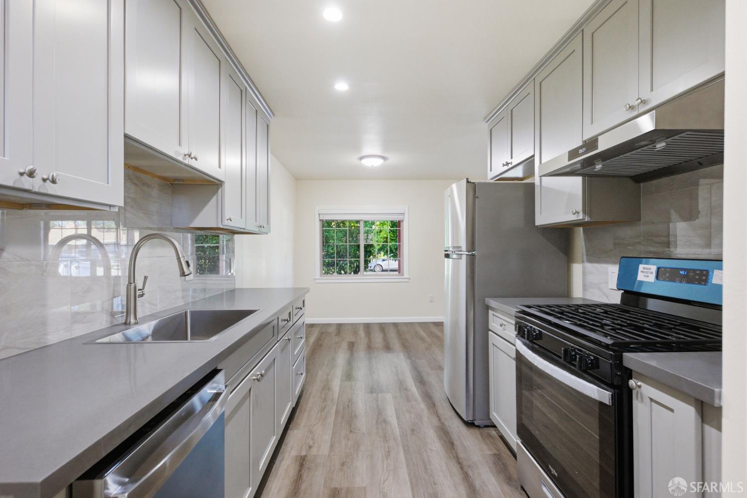 Front Image Thumbnail for SF426094799