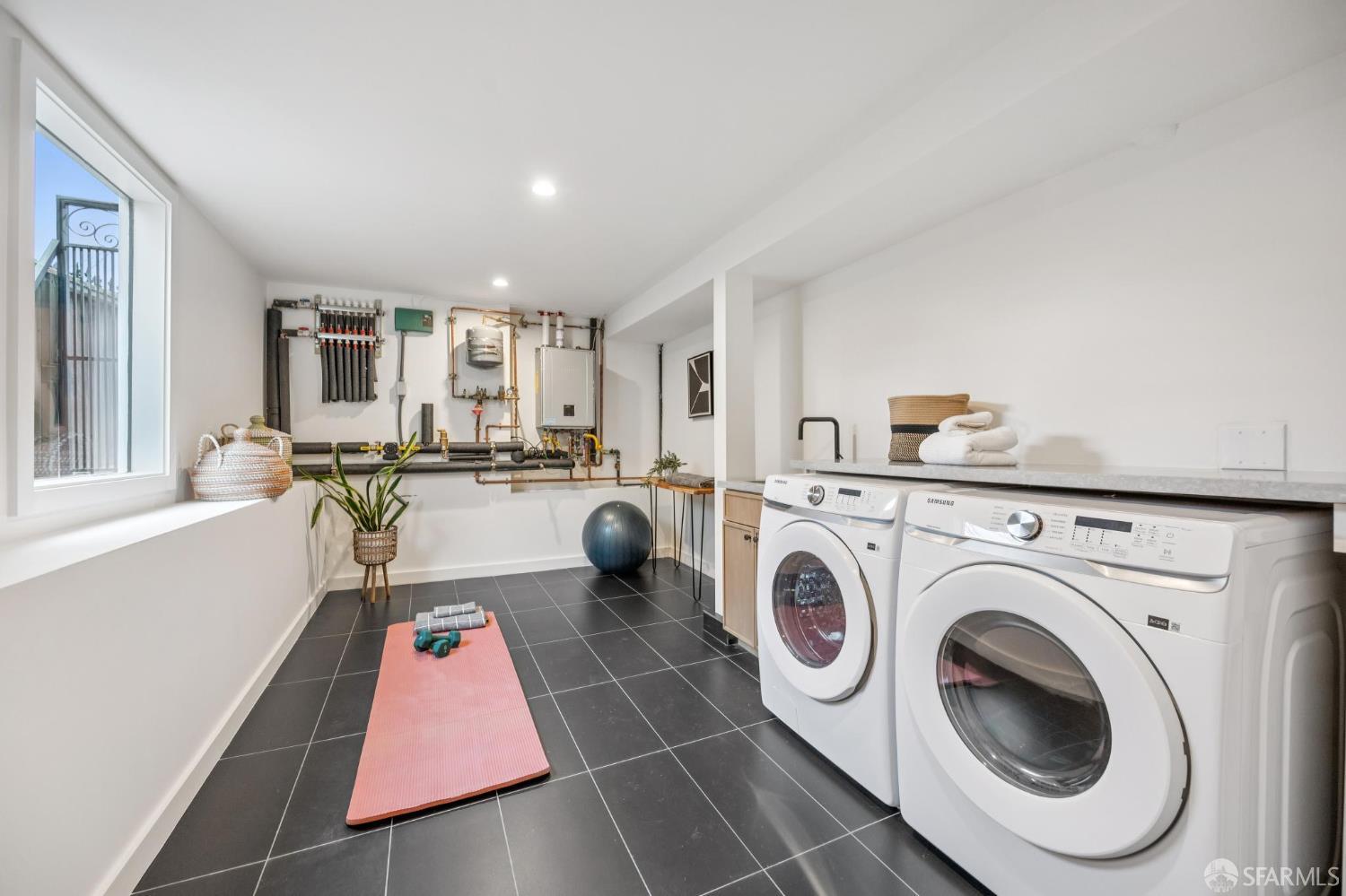 Detail Gallery Image 86 of 99 For 382 Lisbon St, San Francisco,  CA 94112 - 3 Beds | 4/1 Baths