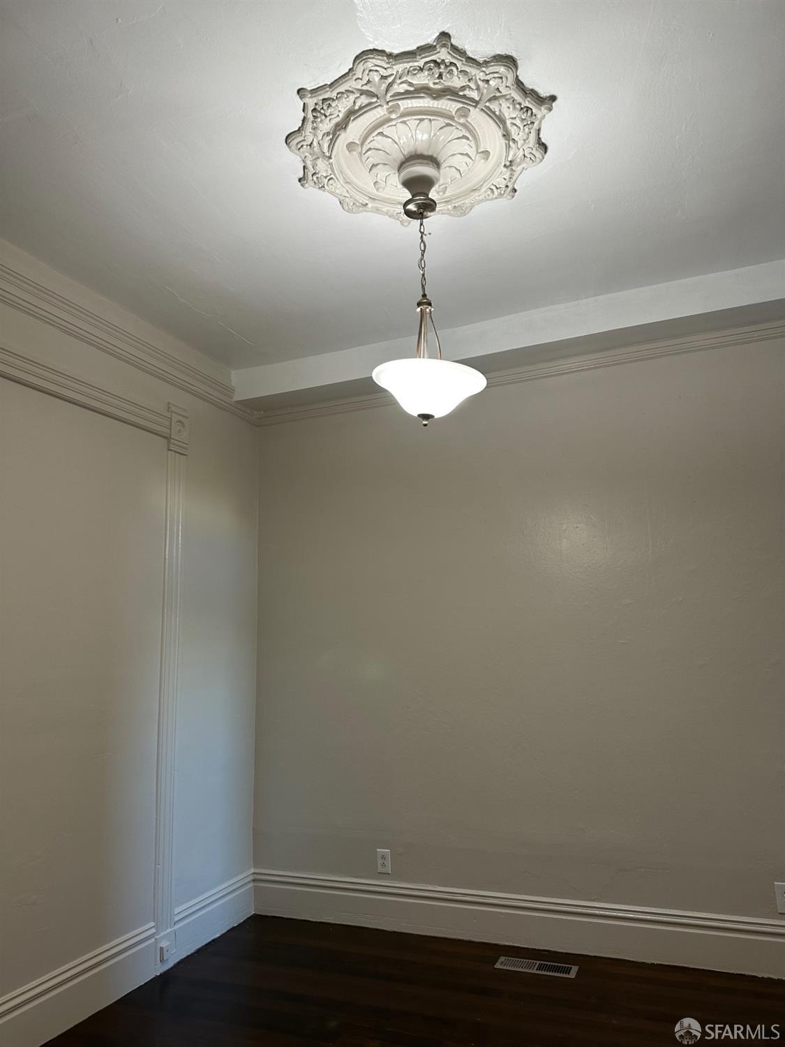 Detail Gallery Image 6 of 10 For 1202 Treat Ave, San Francisco,  CA 94110 - 2 Beds | 2 Baths