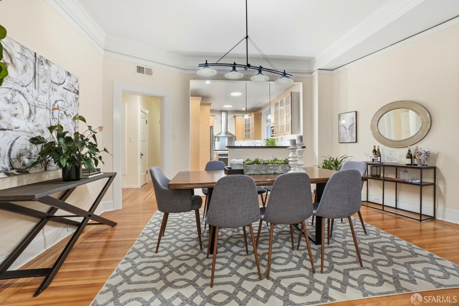 Detail Gallery Image 13 of 42 For 1760 Pacific Ave #4,  San Francisco,  CA 94109 - 3 Beds | 2 Baths