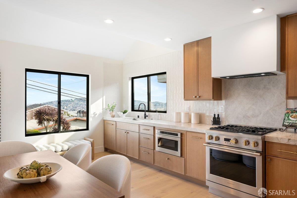 Detail Gallery Image 11 of 47 For 511 Gennessee St, San Francisco,  CA 94127 - 4 Beds | 2 Baths