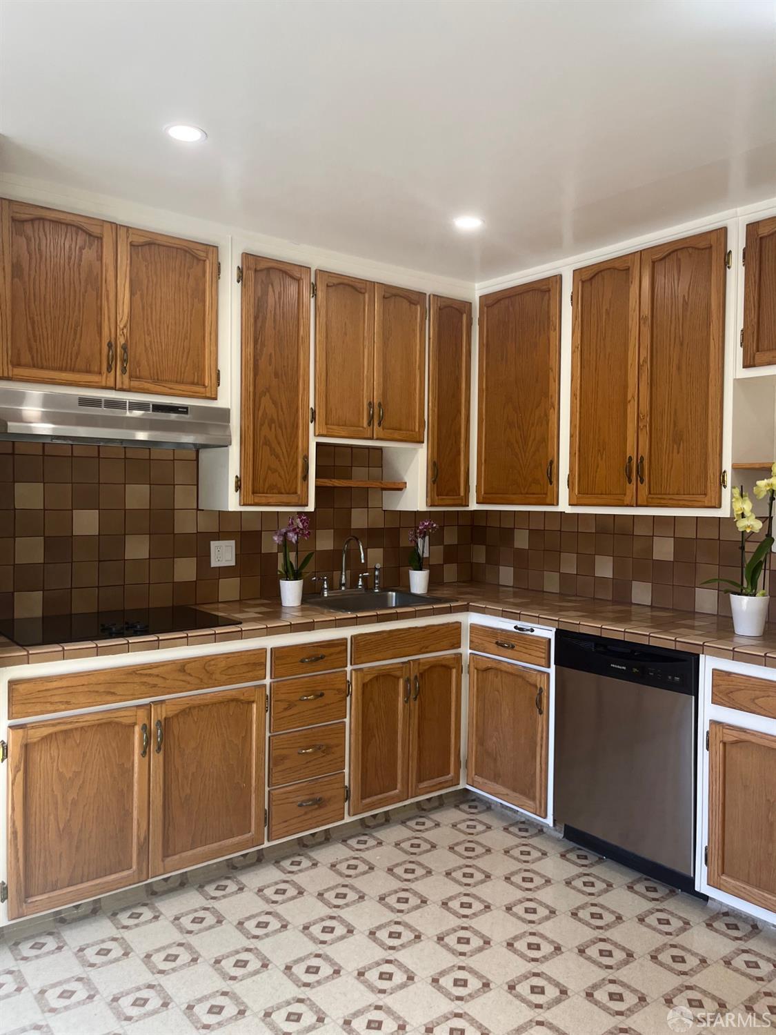 Detail Gallery Image 7 of 31 For 5880 Olinda Rd, El Sobrante,  CA 94803 - 4 Beds | 2 Baths