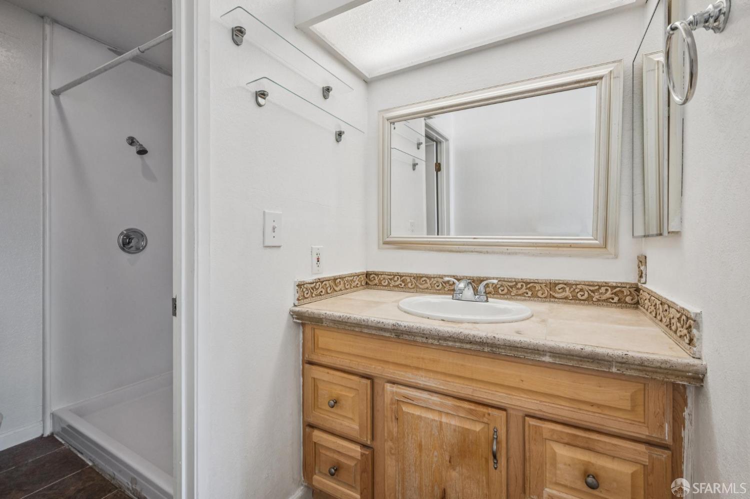Detail Gallery Image 21 of 31 For 21117 Gary Dr #116,  Castro Valley,  CA 94546 - 2 Beds | 2 Baths