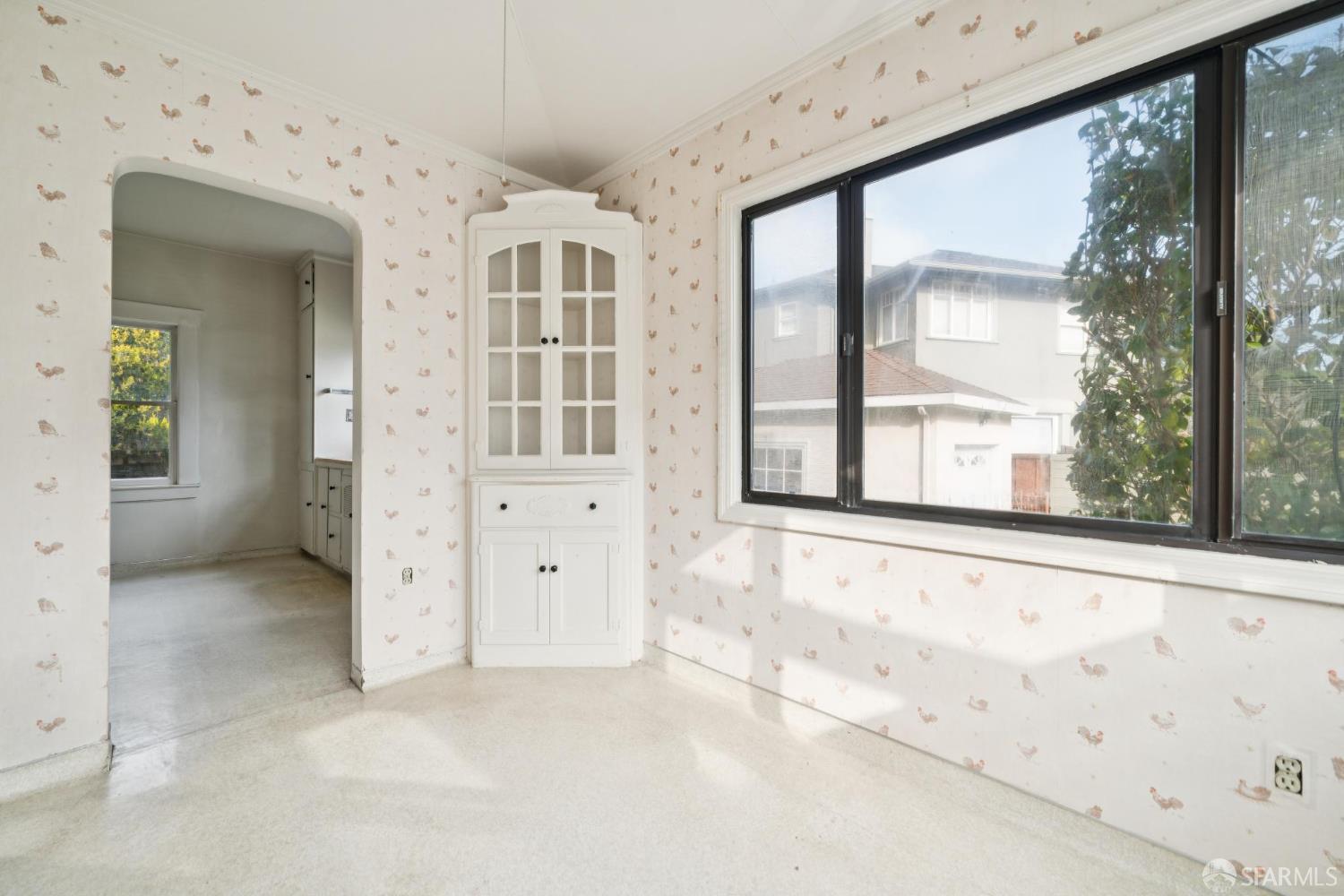 Detail Gallery Image 18 of 47 For 402 Newton Ave, Oakland,  CA 94606 - 5 Beds | 1 Baths