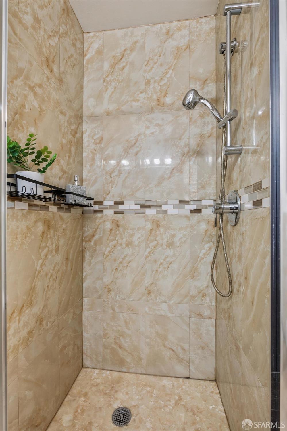 Detail Gallery Image 28 of 47 For 235 Oak Park Dr, San Francisco,  CA 94131 - 6 Beds | 3 Baths