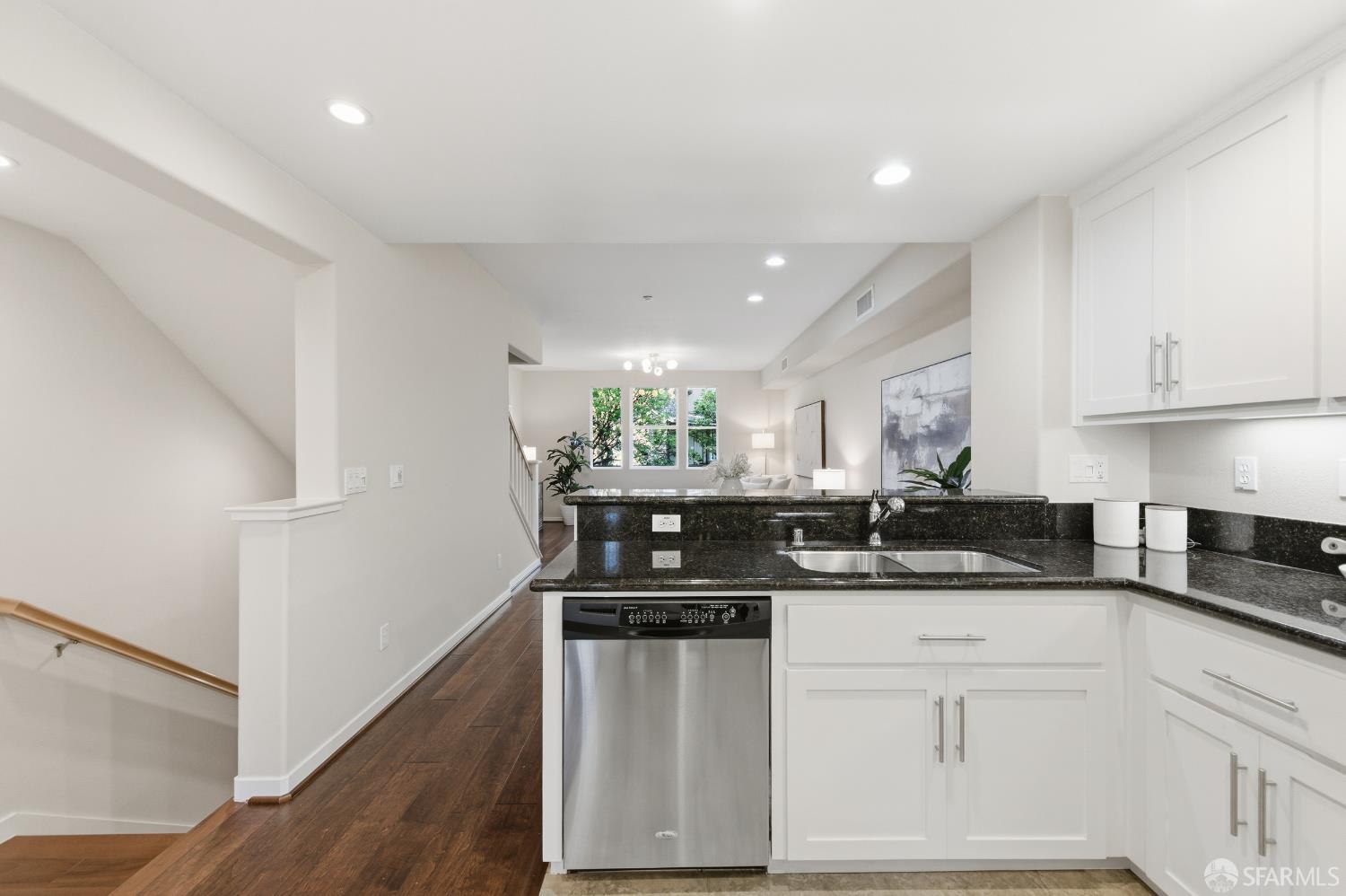 Photo #14: 426099847 Listing: Photo #14