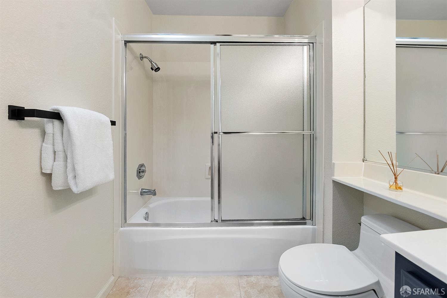 Detail Gallery Image 15 of 23 For 36 Bannister Way, Alameda,  CA 94502 - 2 Beds | 2/1 Baths