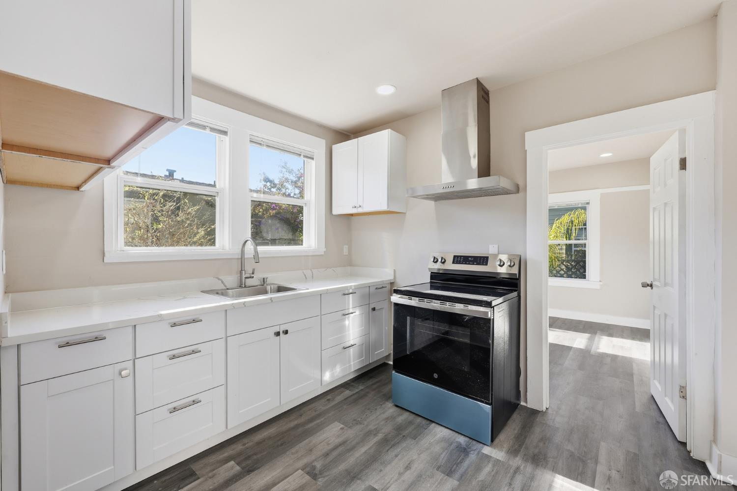 Detail Gallery Image 13 of 29 For 1504 10th St, Berkeley,  CA 94710 - – Beds | – Baths