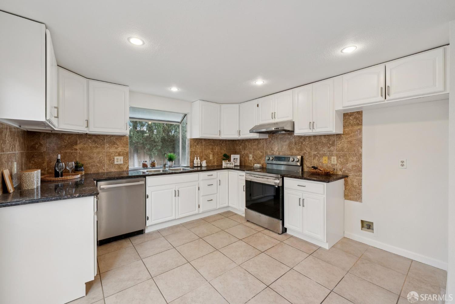 Detail Gallery Image 18 of 54 For 4469 Pampas Cir, Antioch,  CA 94531 - 3 Beds | 2/1 Baths