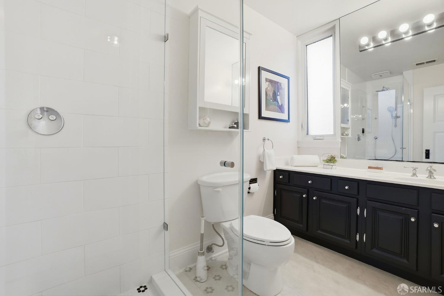 Detail Gallery Image 26 of 42 For 1760 Pacific Ave #4,  San Francisco,  CA 94109 - 3 Beds | 2 Baths