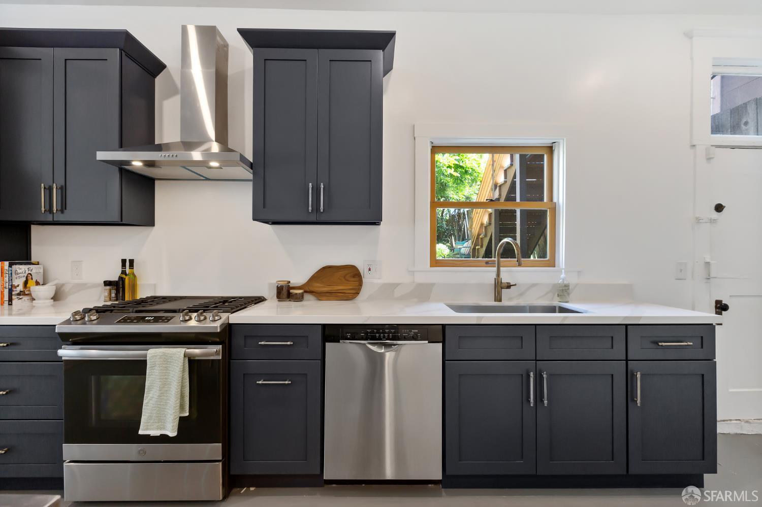 Detail Gallery Image 18 of 43 For 4300 West St, Oakland,  CA 94608 - 0 Beds | 1 Baths