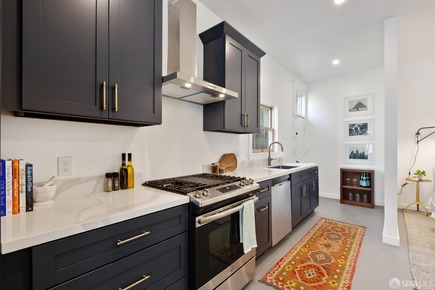 Detail Gallery Image 14 of 43 For 4300 West St, Oakland,  CA 94608 - 0 Beds | 1 Baths