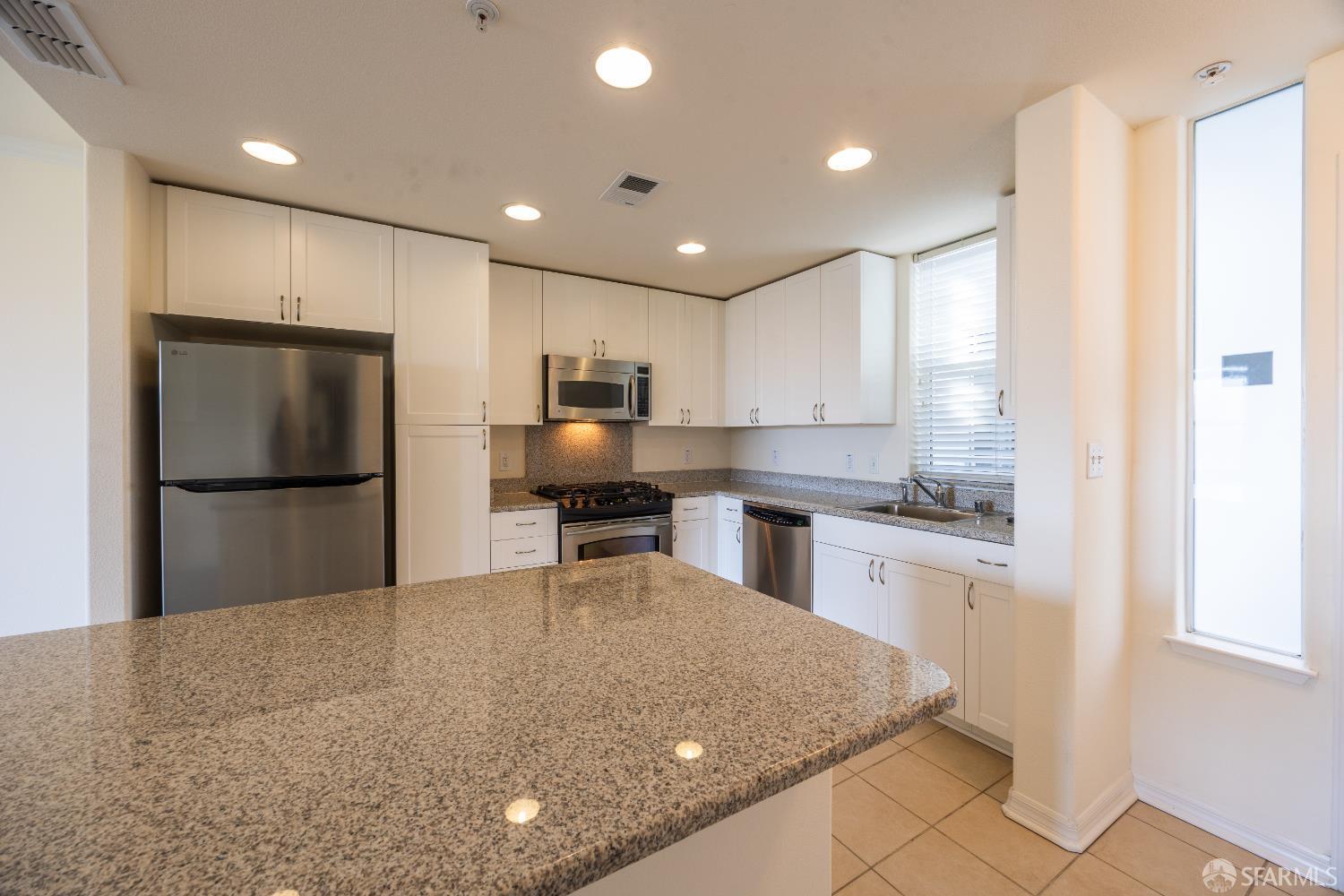 Detail Gallery Image 4 of 30 For 3901 Lick Mill Blvd #312,  Santa Clara,  CA 95054 - 1 Beds | 1 Baths