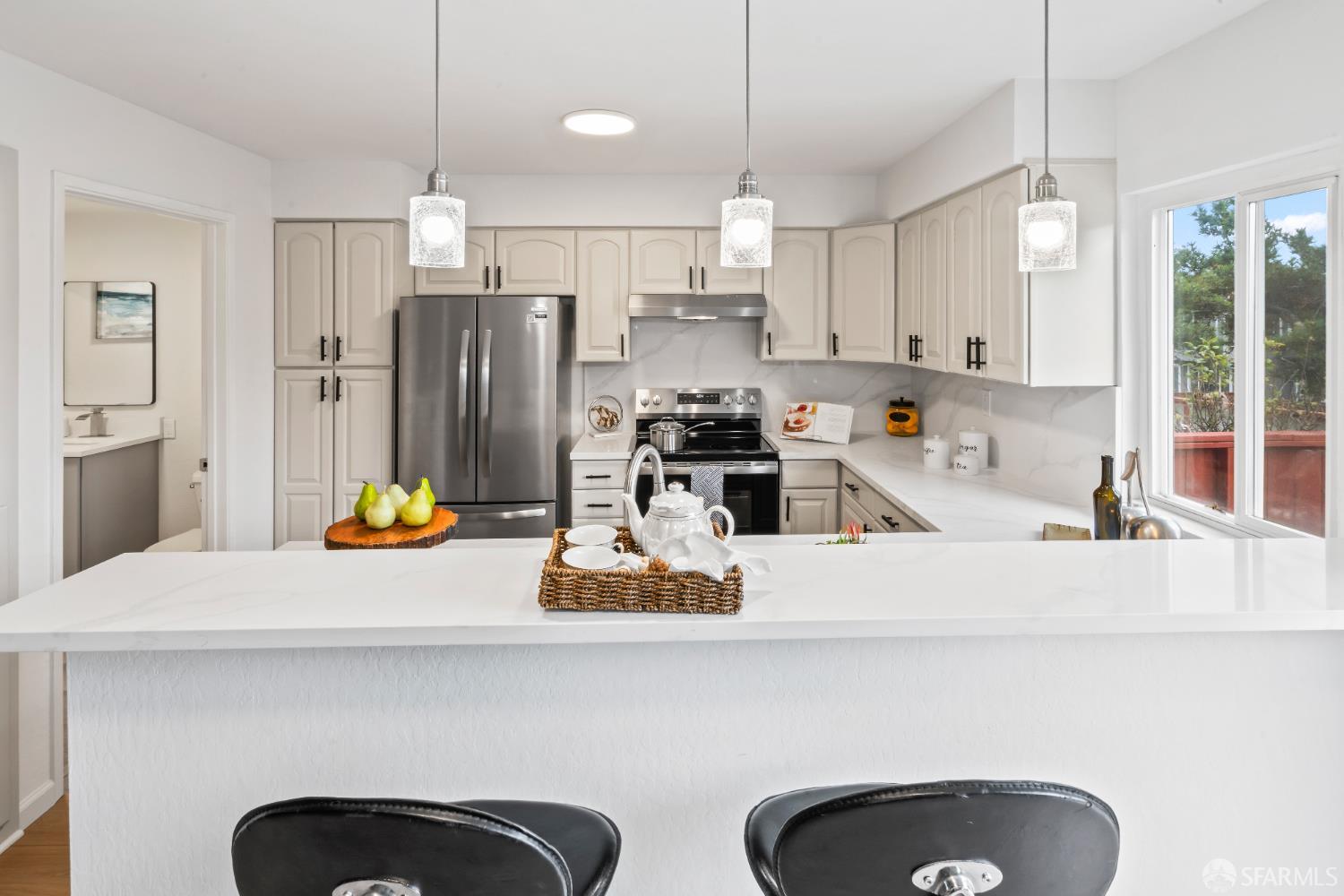 Detail Gallery Image 14 of 31 For 2449 Williamsburg Ct, South San Francisco,  CA 94080 - 3 Beds | 2/1 Baths