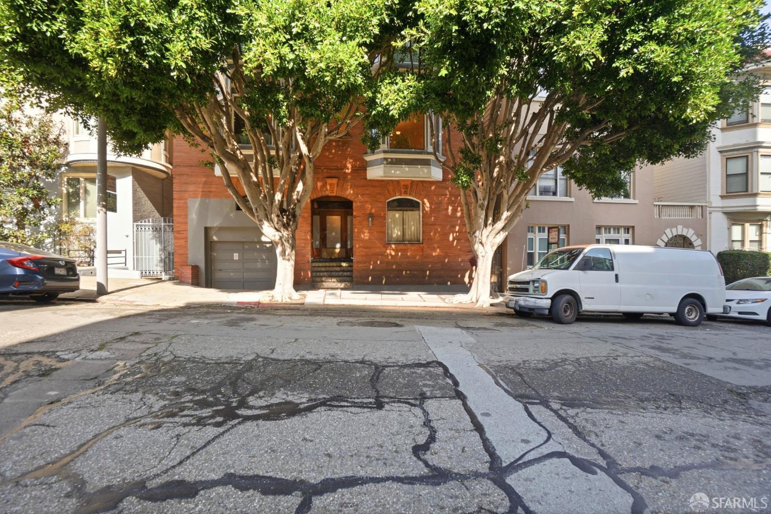 Detail Gallery Image 39 of 42 For 1760 Pacific Ave #4,  San Francisco,  CA 94109 - 3 Beds | 2 Baths