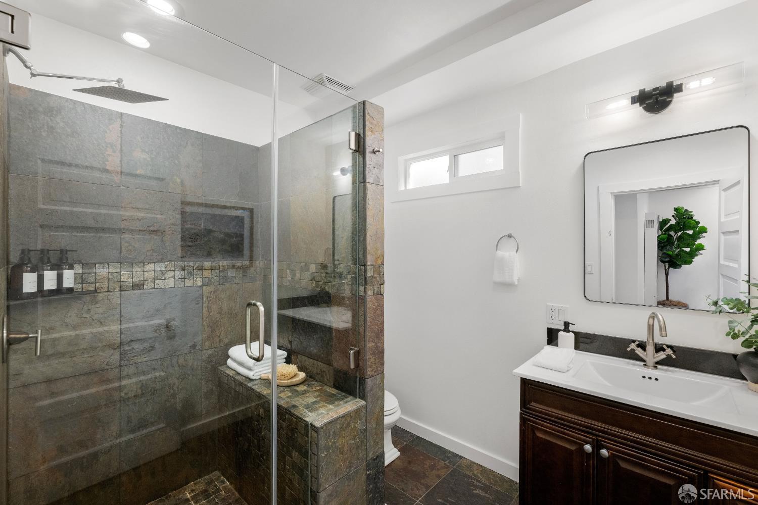 Detail Gallery Image 12 of 24 For 34 Harris Pl, San Francisco,  CA 94123 - 1 Beds | 1 Baths