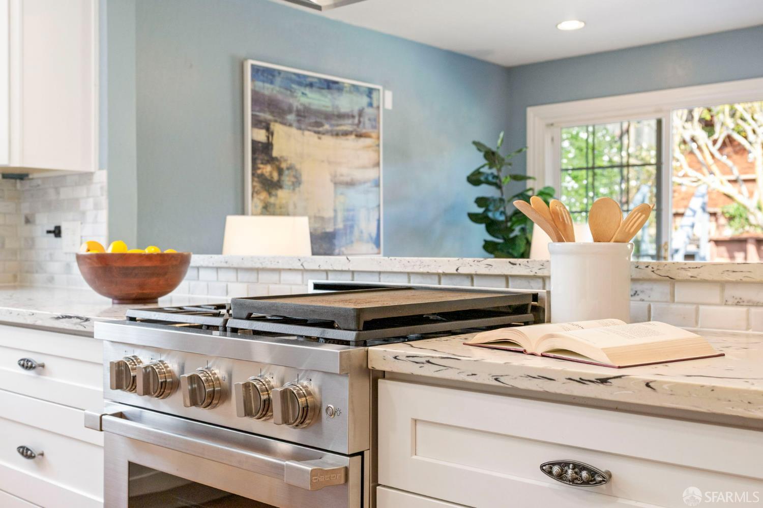 Detail Gallery Image 11 of 59 For 1548 Fieldcrest Dr, Pleasant Hill,  CA 94523 - 4 Beds | 2/1 Baths