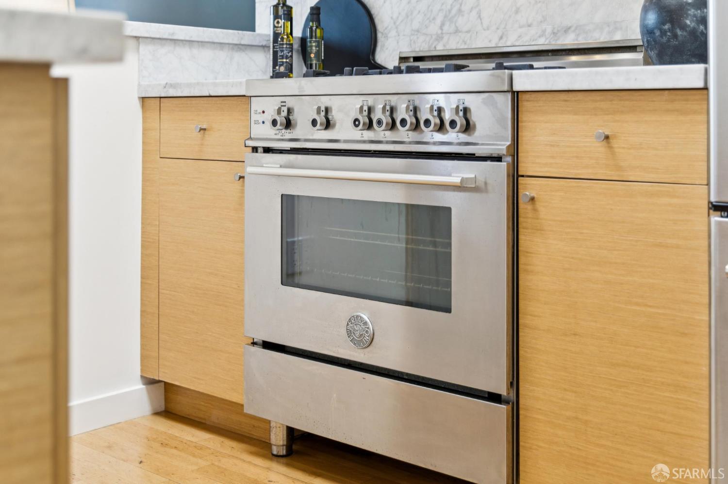 Detail Gallery Image 23 of 41 For 3190 Scott St #308,  San Francisco,  CA 94123 - 2 Beds | 2 Baths