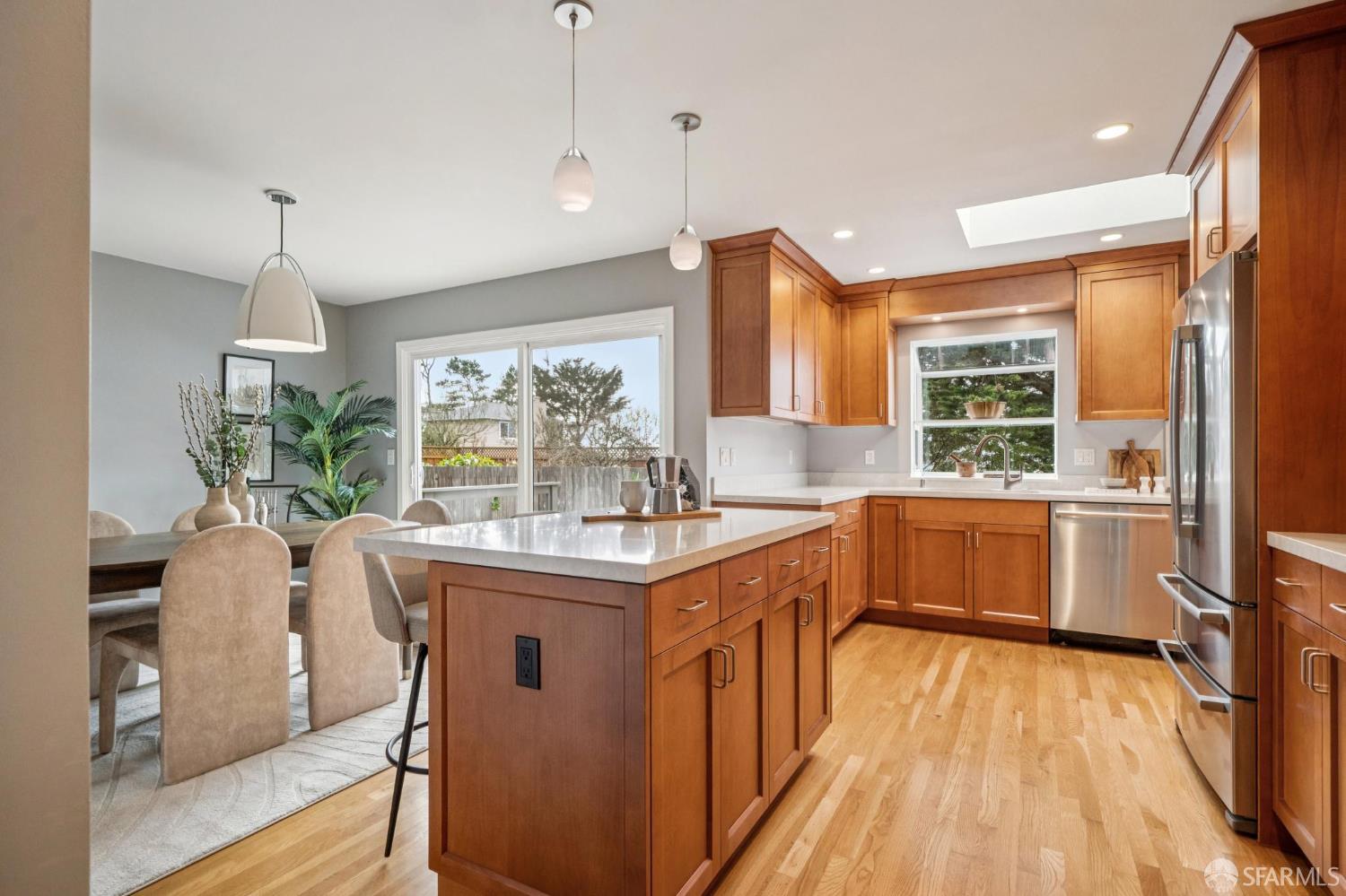 Detail Gallery Image 12 of 55 For 370 Horizon Way, Pacifica,  CA 94044 - 2 Beds | 1/1 Baths