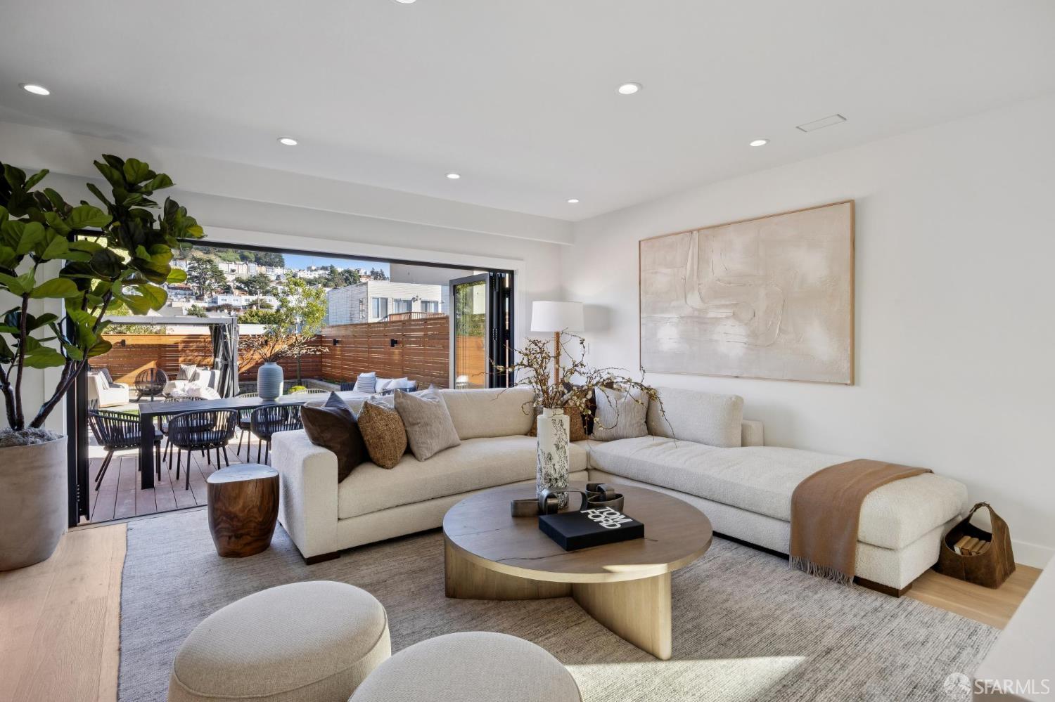 Detail Gallery Image 18 of 60 For 2020 20th Ave, San Francisco,  CA 94116 - 4 Beds | 3 Baths