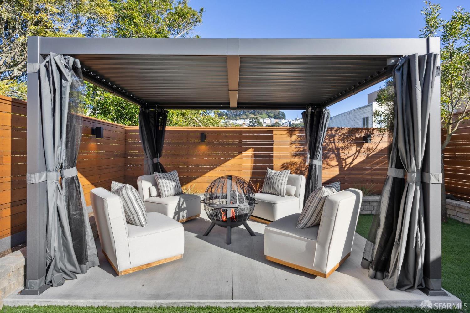 Detail Gallery Image 30 of 60 For 2020 20th Ave, San Francisco,  CA 94116 - 4 Beds | 3 Baths