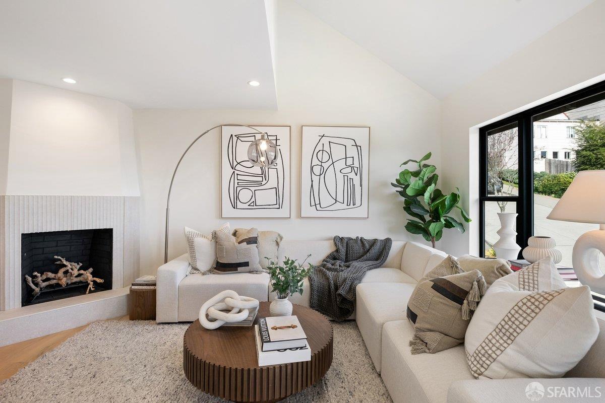 Detail Gallery Image 3 of 47 For 511 Gennessee St, San Francisco,  CA 94127 - 4 Beds | 2 Baths