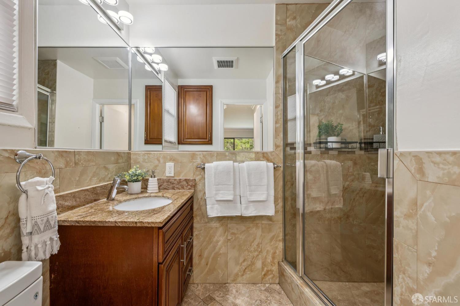 Detail Gallery Image 27 of 47 For 235 Oak Park Dr, San Francisco,  CA 94131 - 6 Beds | 3 Baths