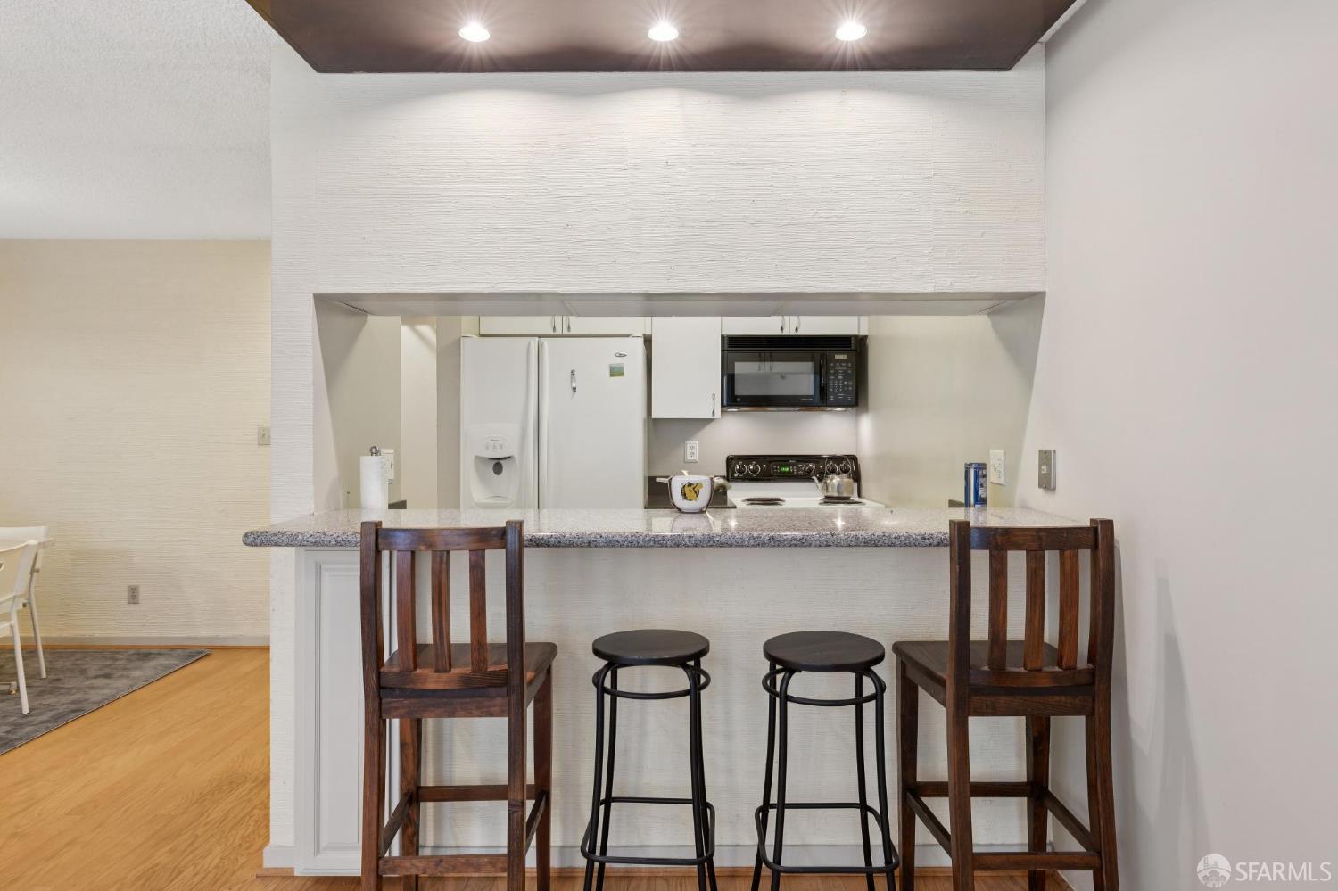 Detail Gallery Image 11 of 35 For 5320 Diamond Heights Blvd 202k,  San Francisco,  CA 94117 - 1 Beds | 1 Baths