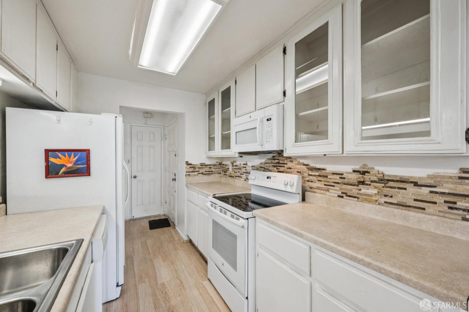 Detail Gallery Image 12 of 31 For 21117 Gary Dr #116,  Castro Valley,  CA 94546 - 2 Beds | 2 Baths