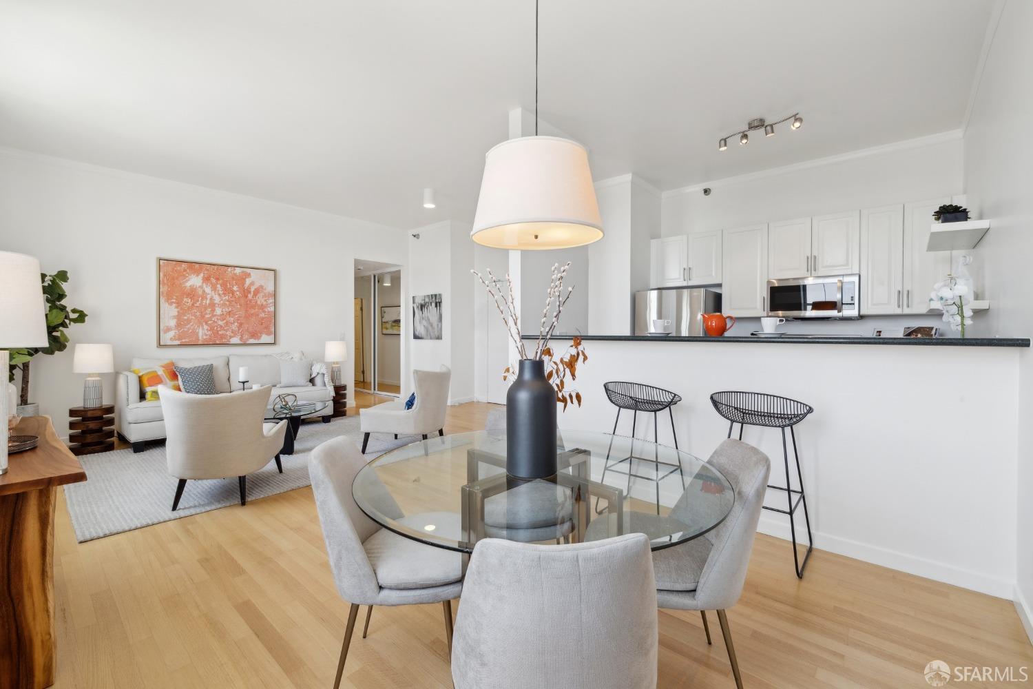 Photo #6: 426099939 Listing: Photo #6