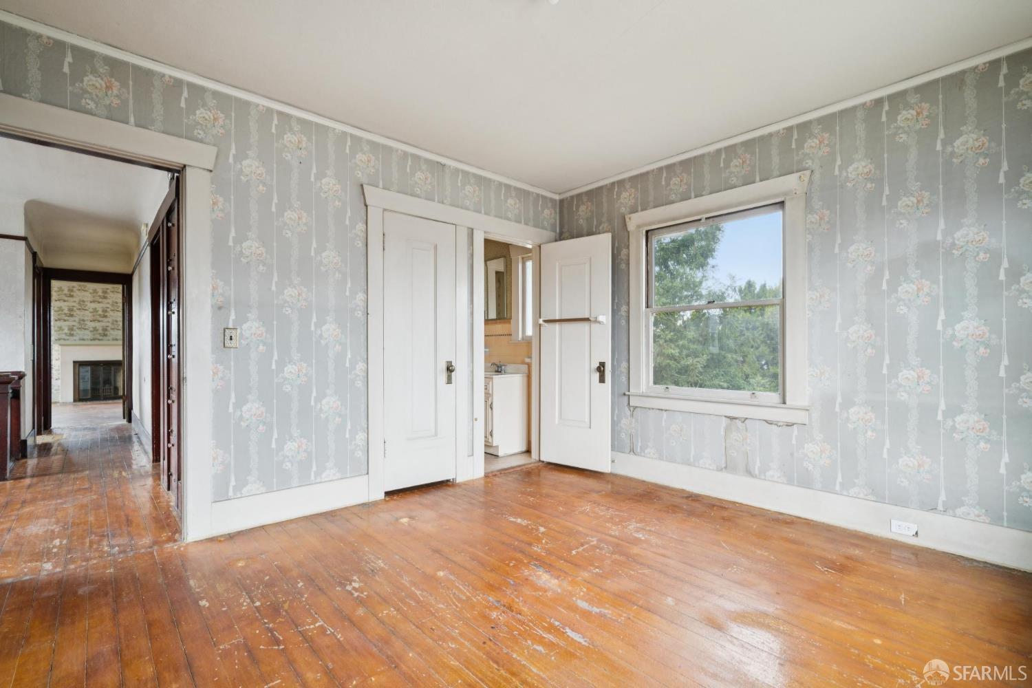 Detail Gallery Image 30 of 47 For 402 Newton Ave, Oakland,  CA 94606 - 5 Beds | 1 Baths