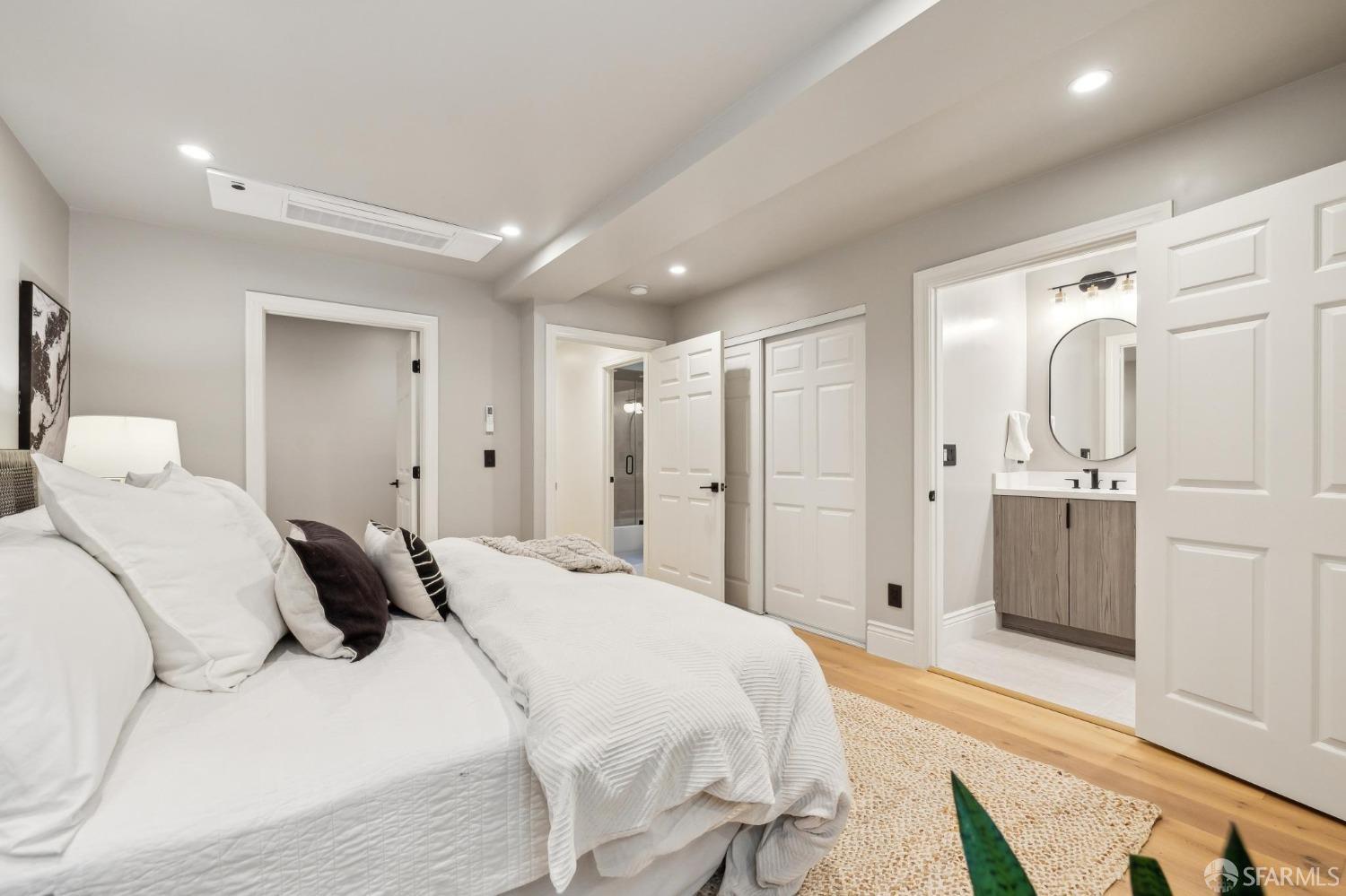 Detail Gallery Image 11 of 24 For 1029 Jackson St #1031,  San Francisco,  CA 94133 - 4 Beds | 3 Baths