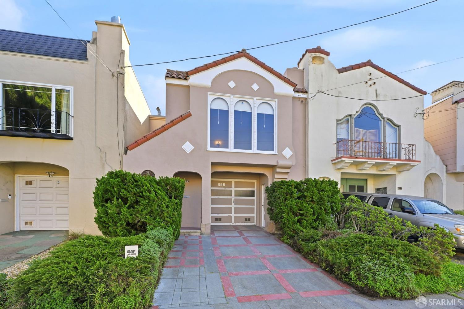 Detail Gallery Image 4 of 41 For 619 Cayuga Ave, San Francisco,  CA 94112 - 2 Beds | 1 Baths